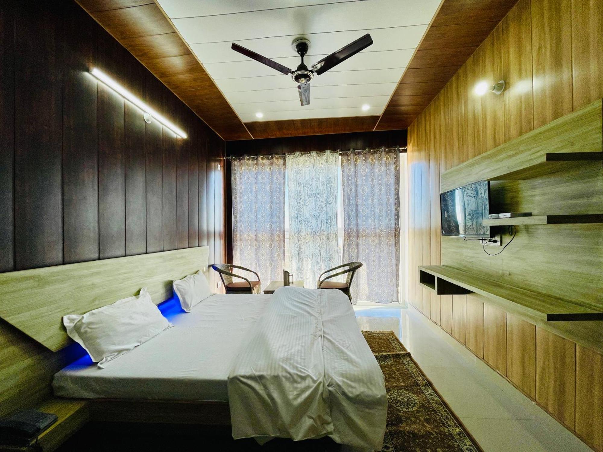 Hotel Vacations Inn Bhowali Екстериор снимка